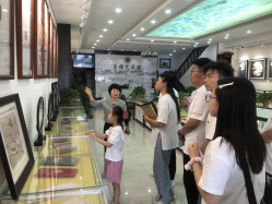 跳戏百年历程展